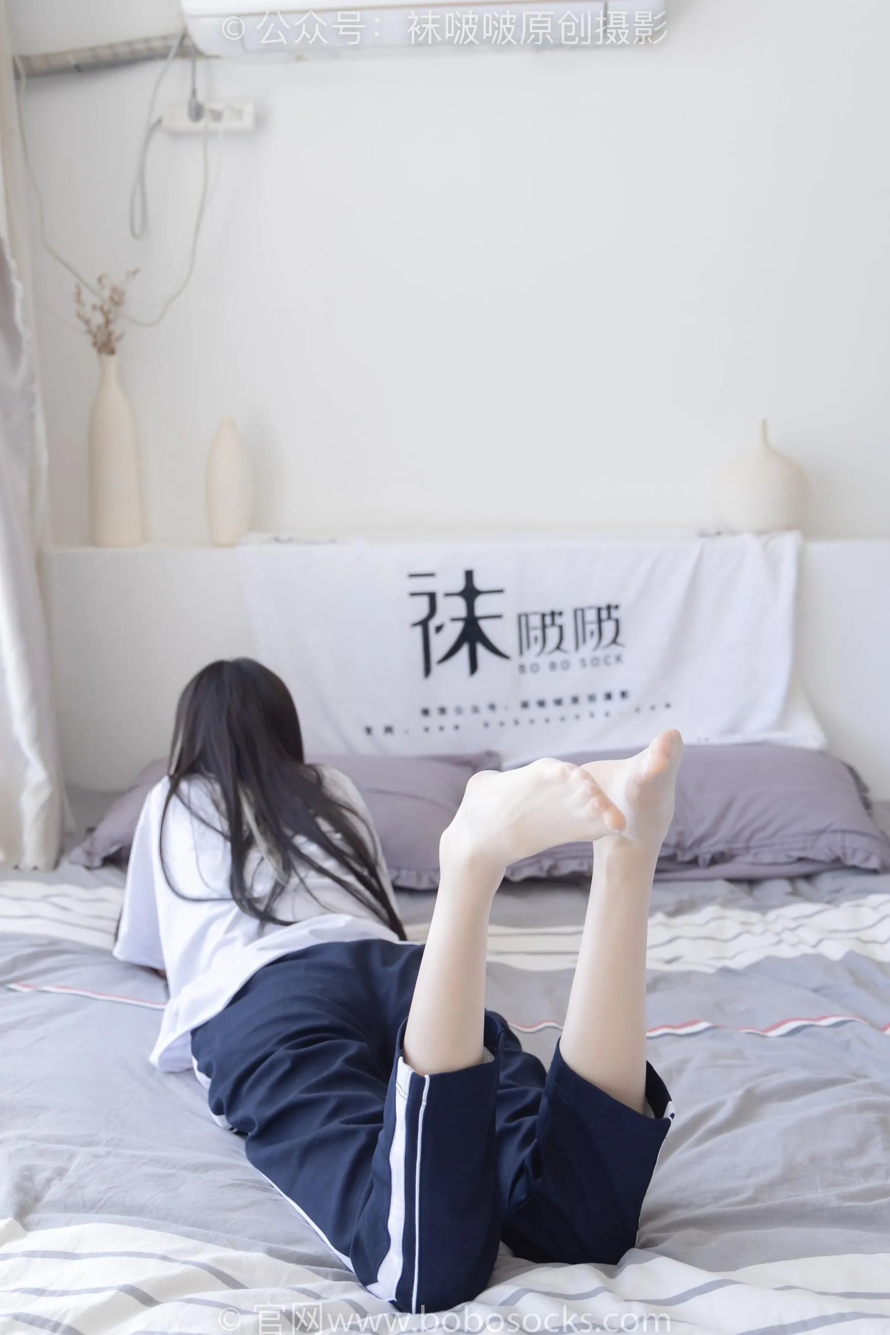 [BoBoSocks袜啵啵]NO.207 稚予-aj板鞋、白棉袜、油亮白丝、校服裤里丝 [87P]插图7